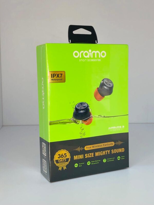 ⁦سماعة Oraimo AirBuds 3: صغيرة بس صوتها جبار - ضد المية وبضمان سنة كاملة! 💦🎧⁩ - الصورة ⁦4⁩